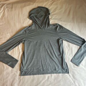 Reebok Lightweight Athletic Pullover - Size M